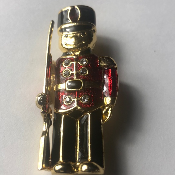 X-mas Christmas toy soldier brooch pin - Picture 1 of 3